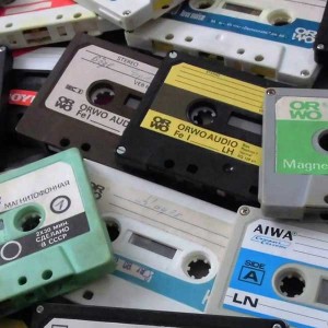 Geschichte der Musikproduktion - Bild eines Stapels von Kompaktkassetten
