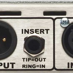 Der Mikrofon-Preamp (Vorverstärker) - Bild von Inserts an einem Mic-Preamp